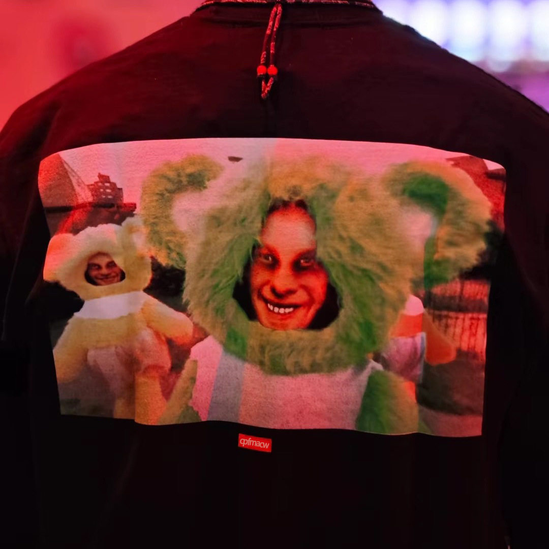 人偶熊长袖T恤 天花板zwsp  联名款 SS25 Donkey Rhubard  TEE