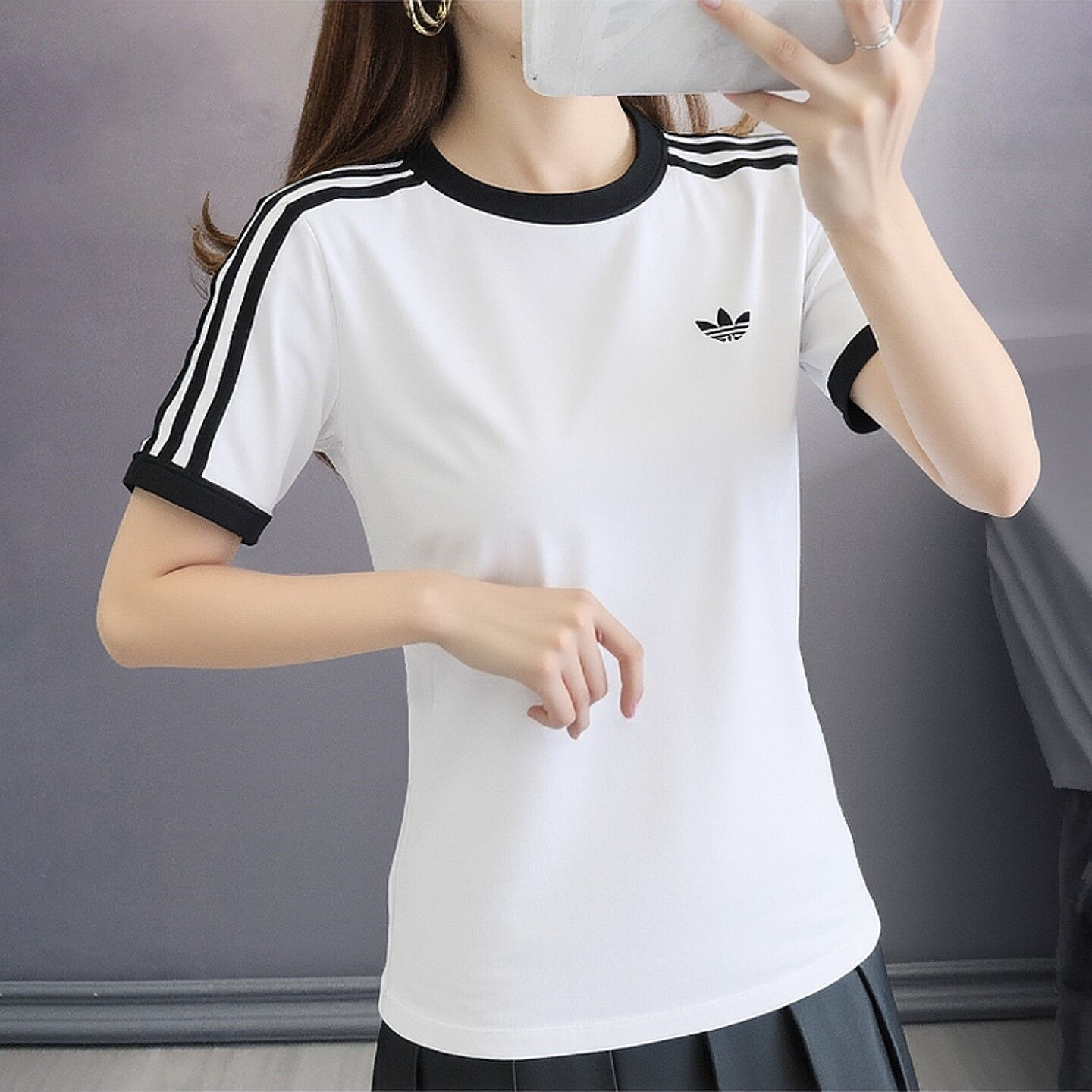 阿迪达斯三叶草短袖T恤女