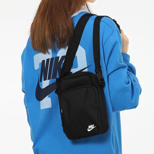 Nike耐克夏季新款斜挎包男女通用休闲百搭单肩包时尚机能小包