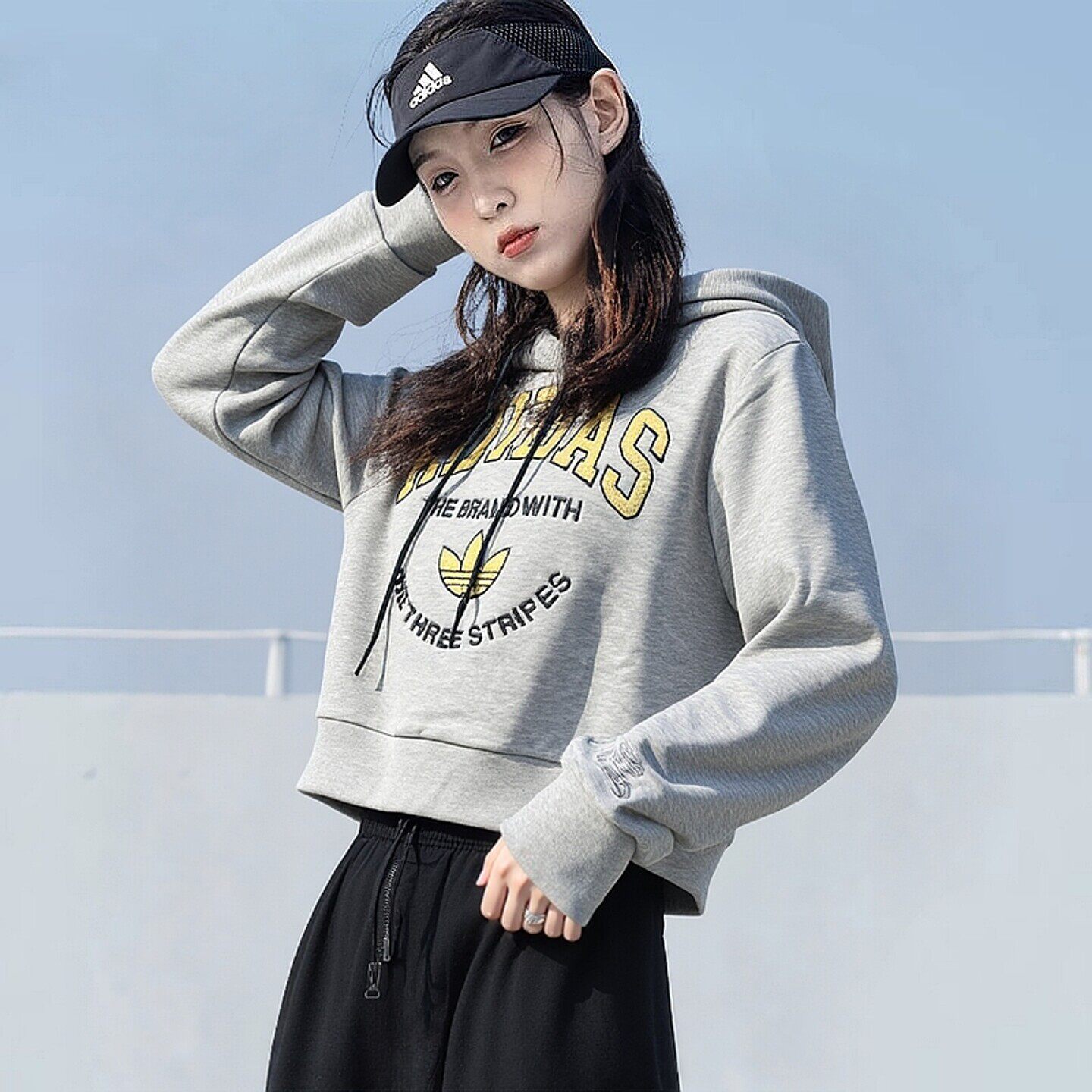 阿迪达斯三叶草卫衣女秋