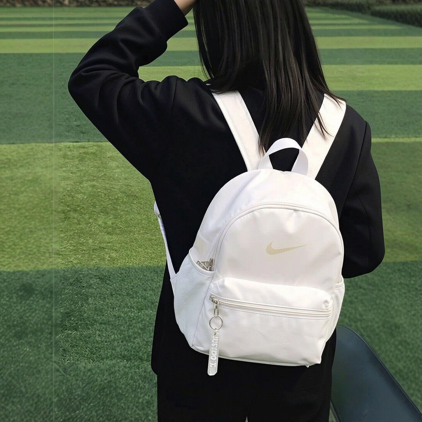 Nike耐克潮流浅色小包新款儿童背包男女双肩包旅行休闲包轻便书包