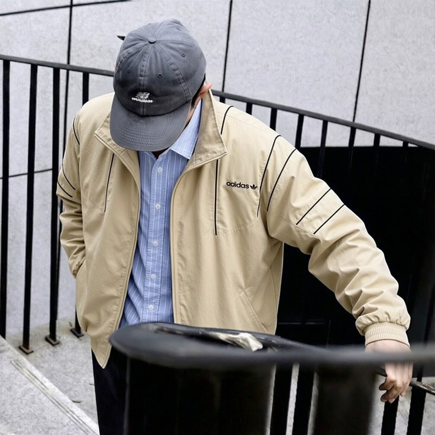 adidas三叶草外套男棒球服秋季正品复古美式宽松休闲立领卡其夹克