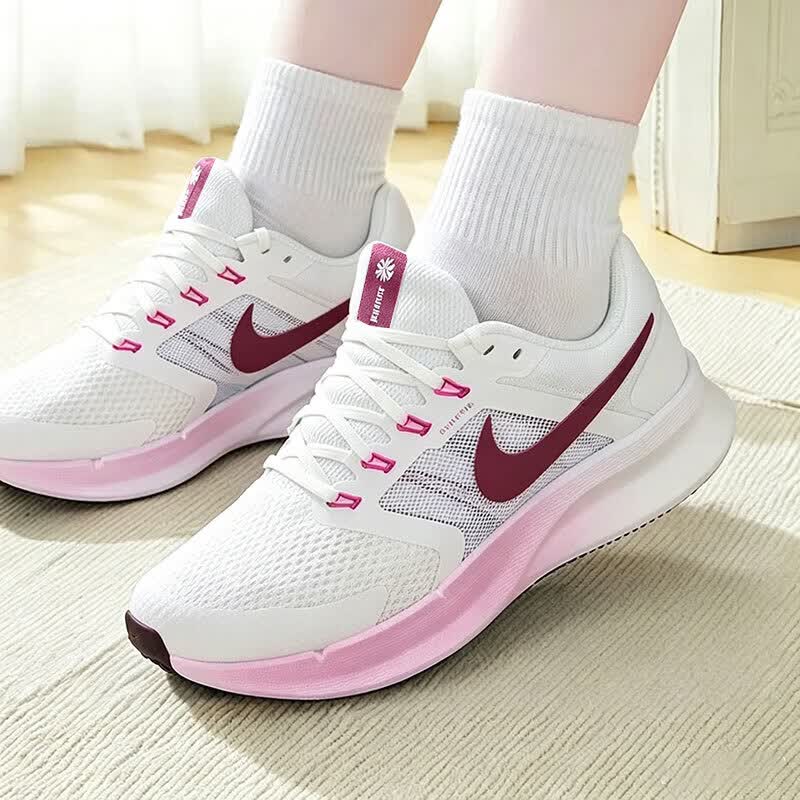 Nike耐克鞋子透气网面跑步鞋RUN SWIFT 3运动鞋新款女鞋健身白鞋