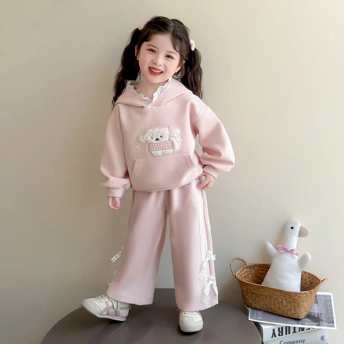 女童春装2026春秋儿童韩系卡通卫衣阔腿裤套装女宝宝休闲两件套潮