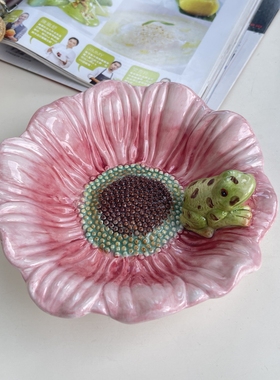 INS风粉色花朵饰品收纳小盘