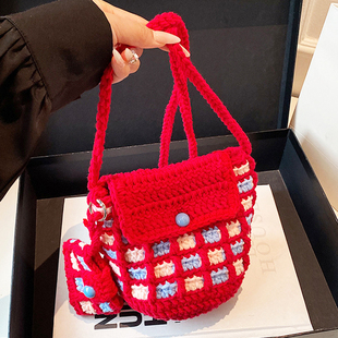 成品2026新款毛线手工编织方格斜跨手机包包钩织儿童零钱包包礼物