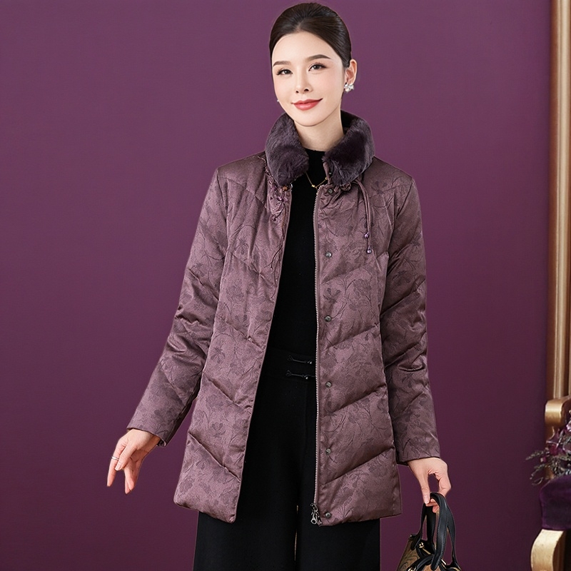 90白鸭绒羽绒服外套2025年冬季獭兔毛领刺绣保暖新款防寒服中长款