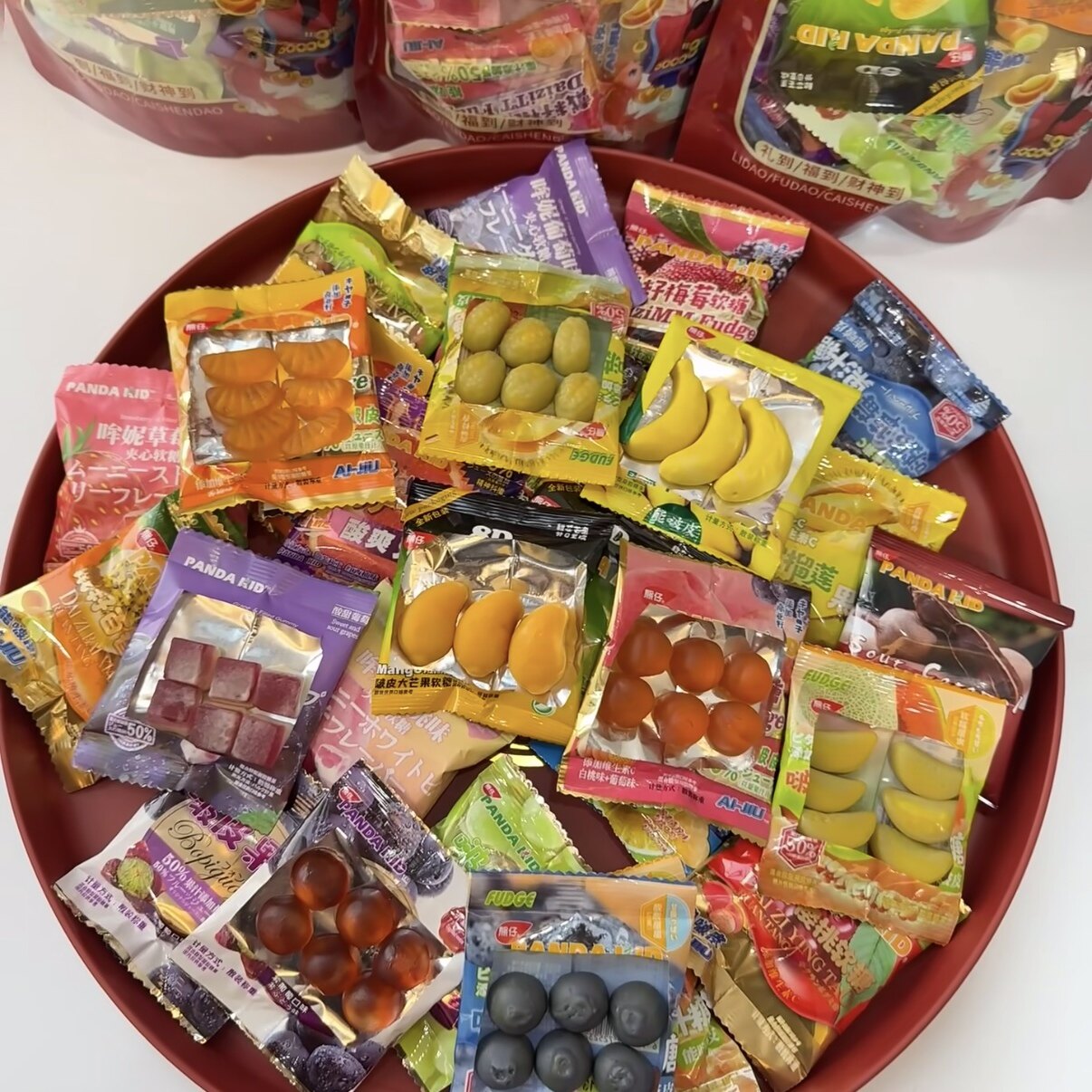 18种口味！熊仔剥皮软糖零食大礼包哞妮夹心软糖啵皮芒果糖整箱