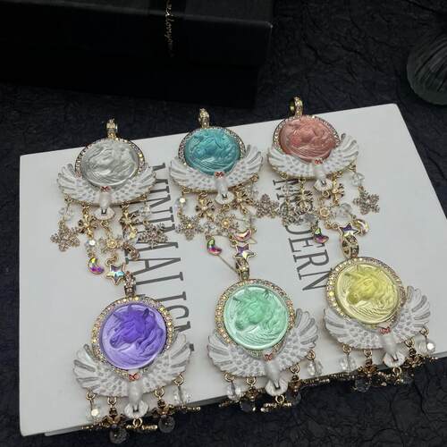中古饰品KF欧美重工高品质独角兽轻奢小众珐琅星星流苏磁吸吊坠