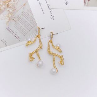莉杭饰品AB鬼才设计师花枝造型精致不规则珍珠搭配灵动优雅耳钉