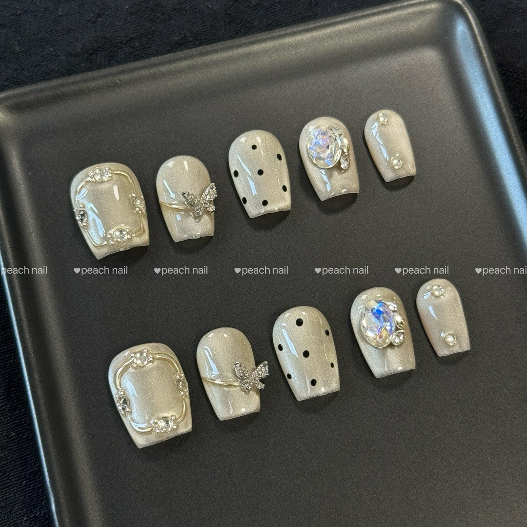 美甲穿戴甲高级感秋冬显白