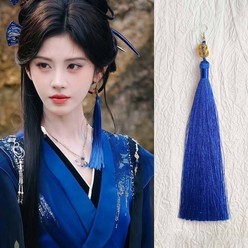 鞠婧祎阿黛同款耳环来战蓝色流苏