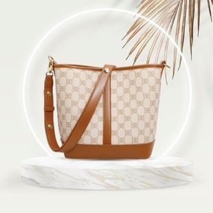 百丽老花水桶包2023春新款女包包休闲高级单肩包斜挎包X9042AX3