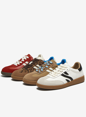 百思图2025春商场新款时尚德训鞋豹纹鞋红色女运动休闲鞋I0901AM5