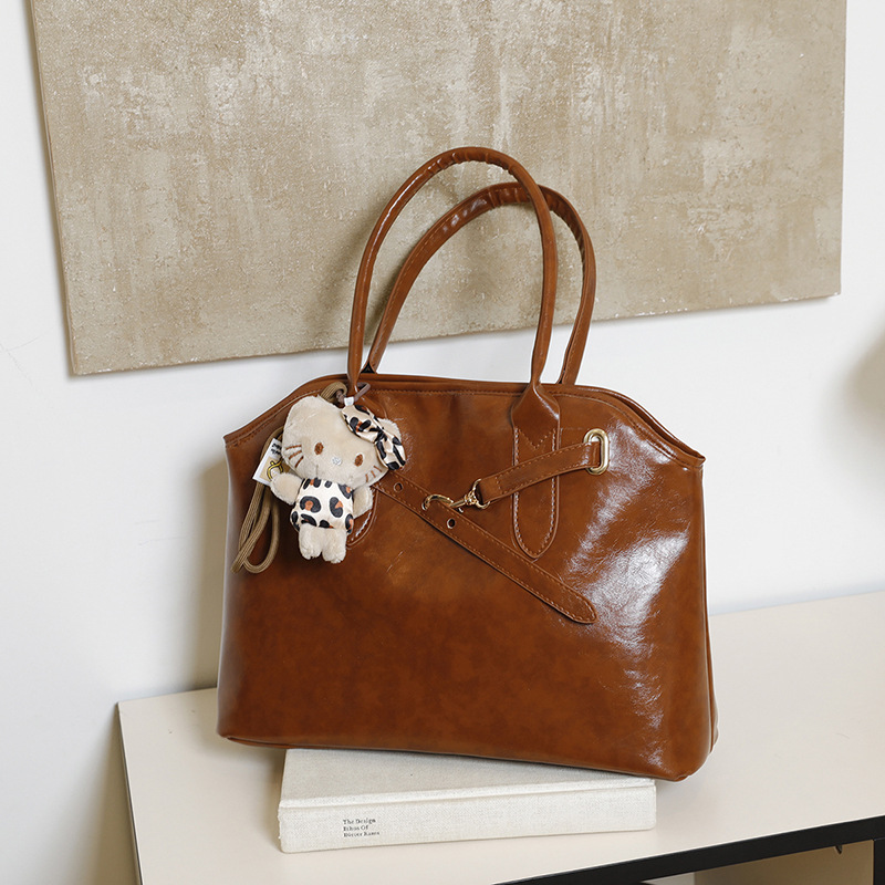 高级感软皮大容量托特包腋下包女新款时尚复古锁扣单肩大包潮