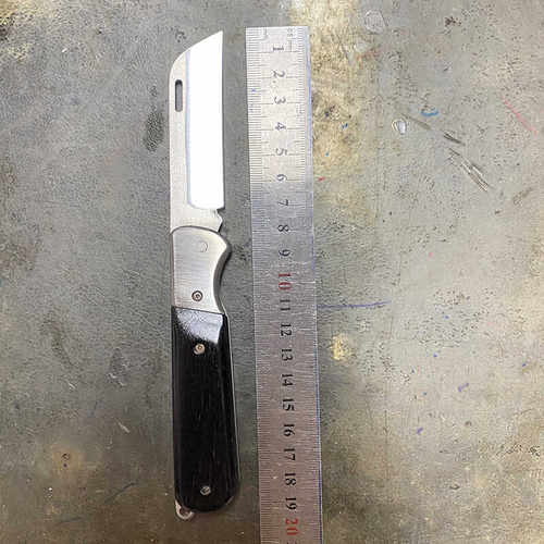 高硬度便携露营防身户外折叠刀