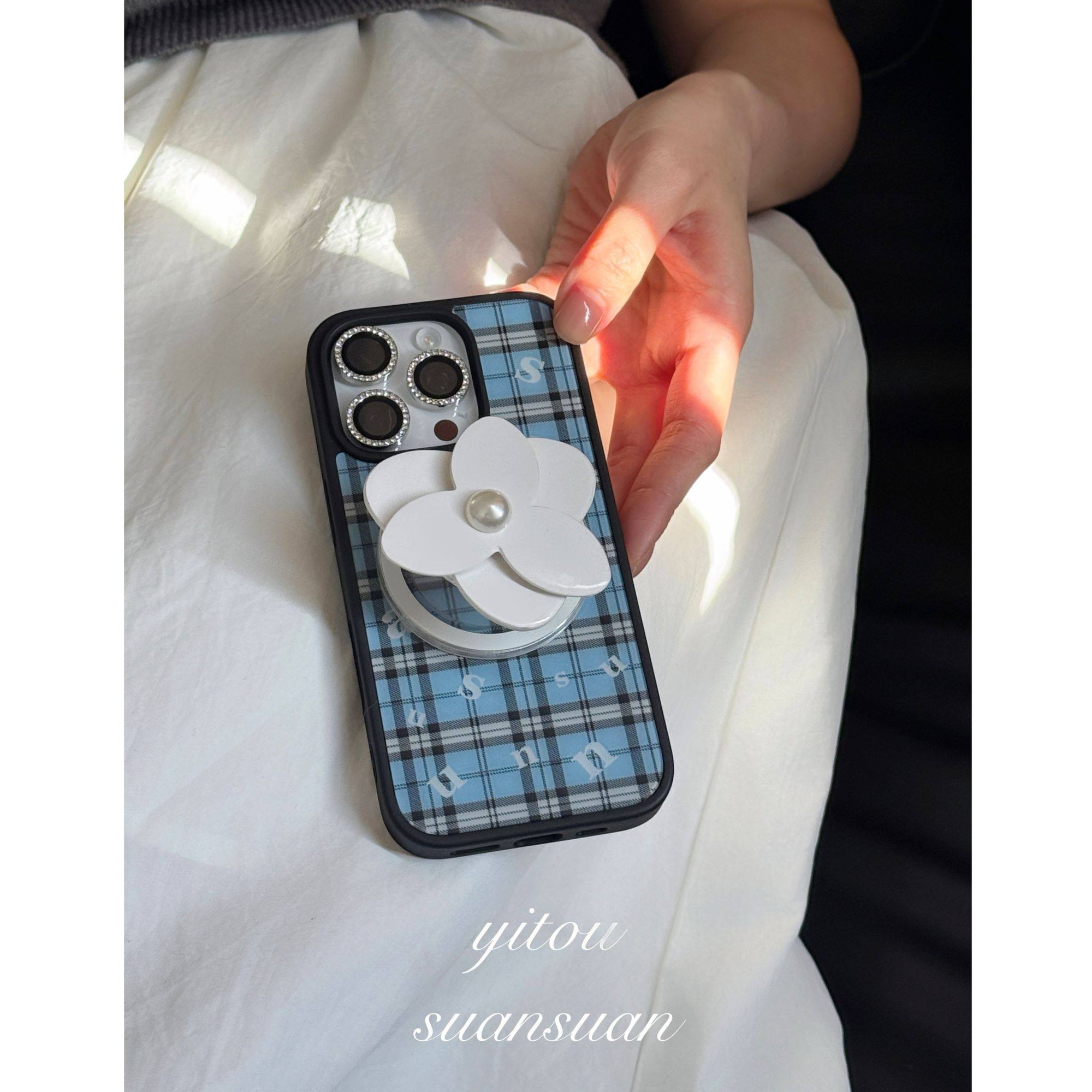 iPhone16pro磁吸花朵支架黑边壳