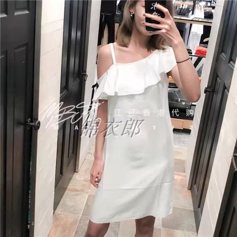 b+斜肩连衣裙时尚百搭单品