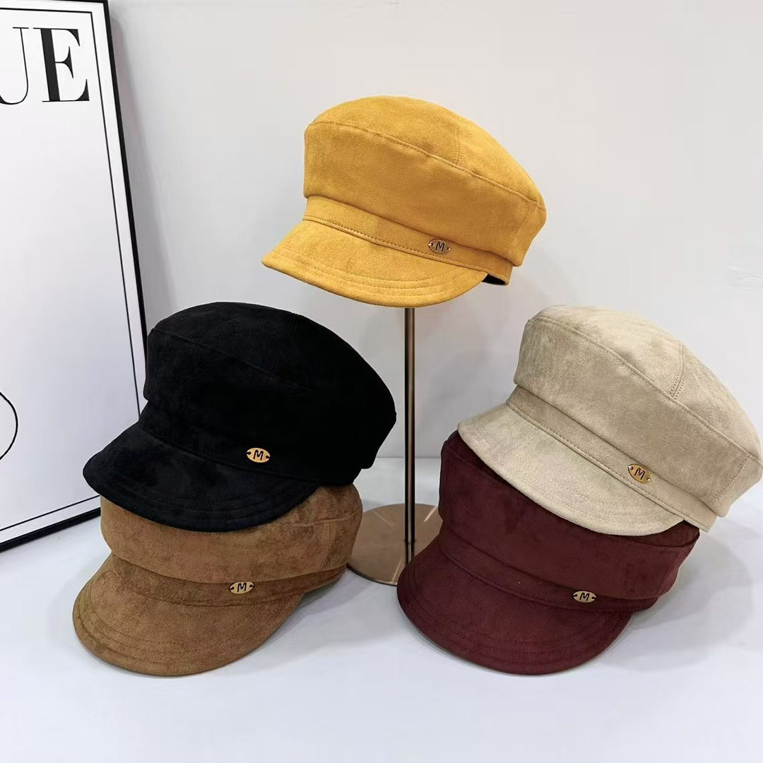 小字母M标纯色八角帽女时尚