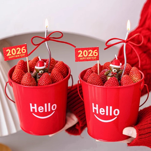 新年红色草莓桶蛋糕装 旦春节跨年手提hello铁桶s 饰你好2026插牌元