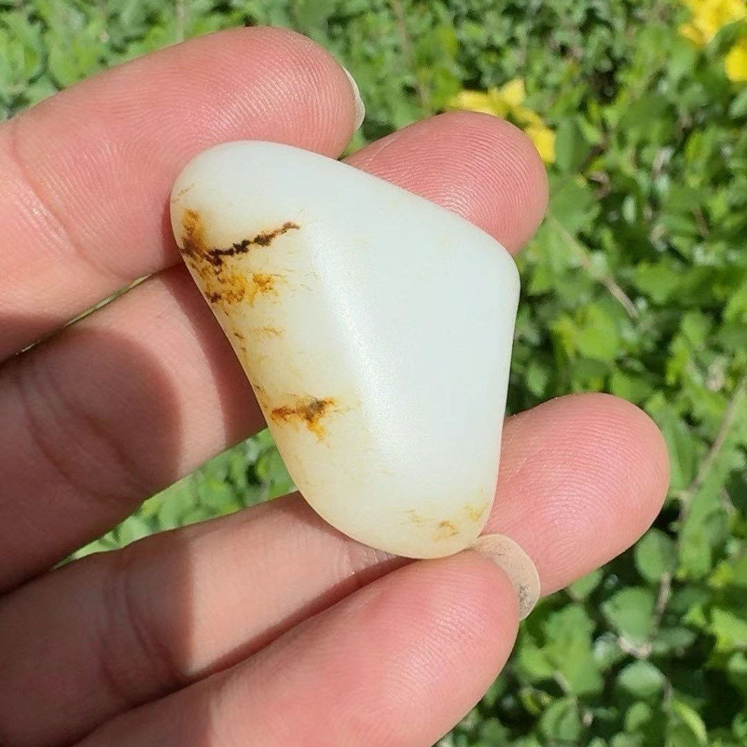 正宗新疆和田玉籽料秋梨黄皮高脂粉羊脂白玉原石挂件玩料天然真籽