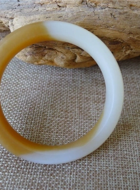 新疆和田玉老坑糖羊脂白玉手镯