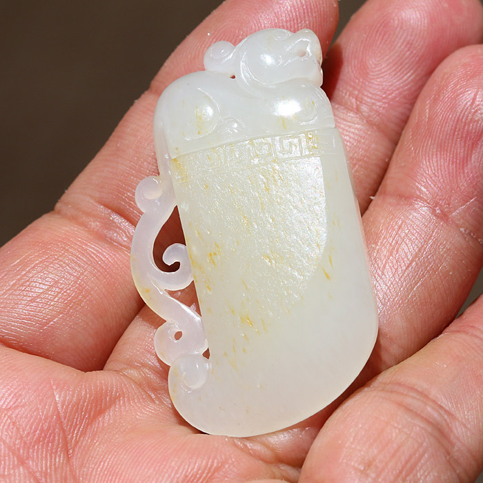 正宗新疆和田玉籽料洒金皮油润玉石白玉苏工男女款挂件府上有龙