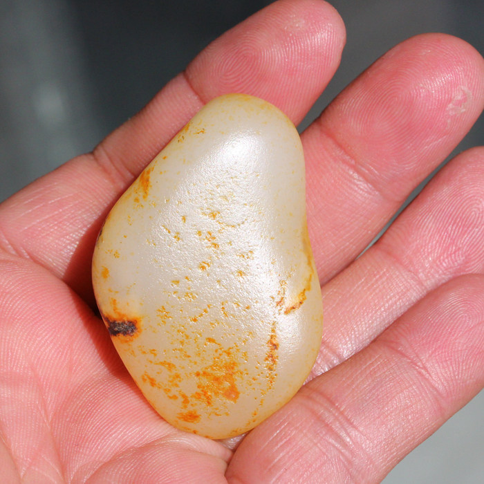 正宗新疆和田玉籽料洒金皮羊脂玉玉龙河原石挂件高品质做料一级白