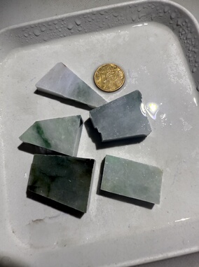 O622糯化天然缅甸翡翠A货边角料保真保A假一罚三满20包邮