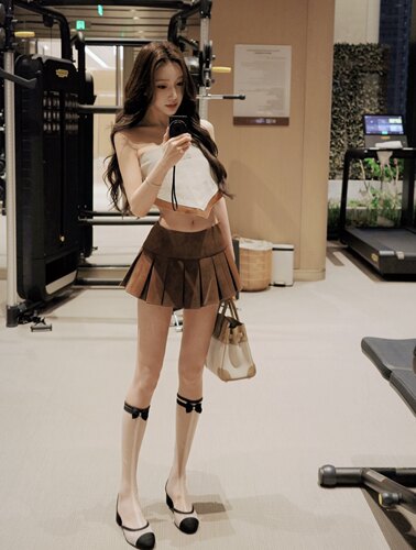 GGQSDZ【M*1u感女孩】新品气质百搭麂皮绒百褶少女学院风半身裙女