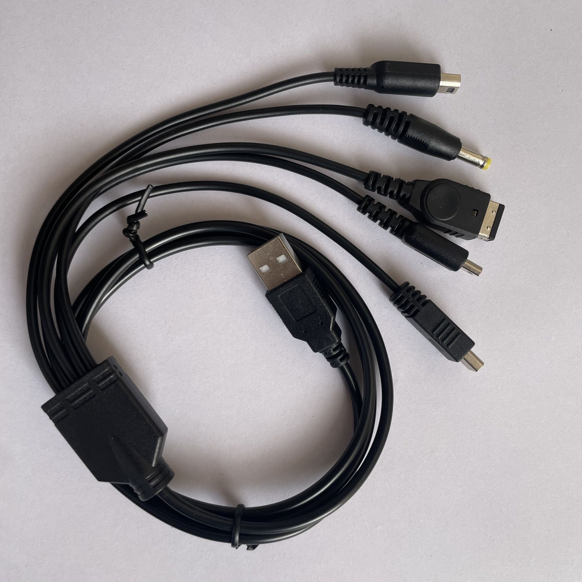 GBASP/NDSi/NDSL/WiiU/PSP3000/2000 五合一充电线黑色