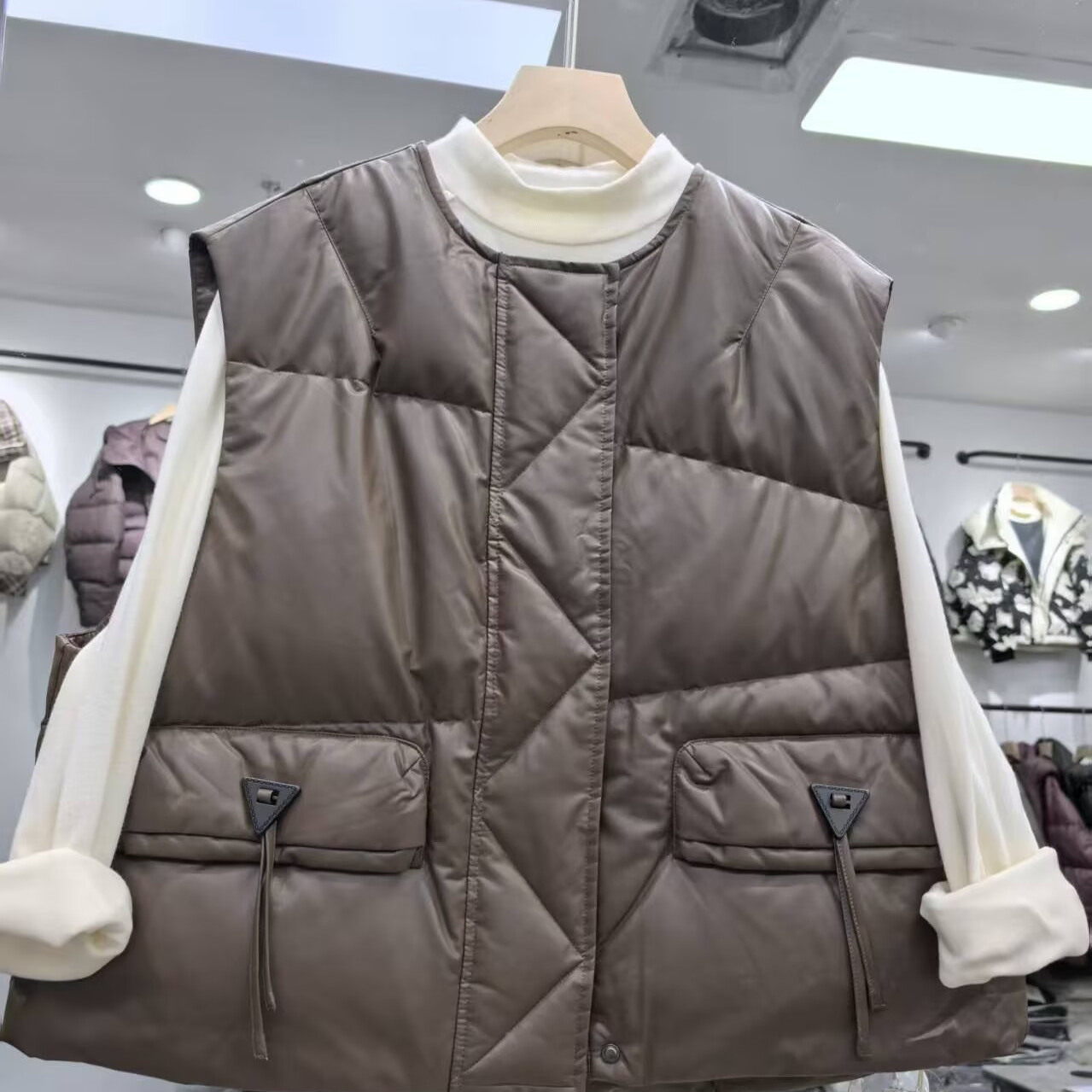pu皮羽绒马甲女秋冬新圆领百搭休闲加厚保暖背心坎肩叠穿度0.58