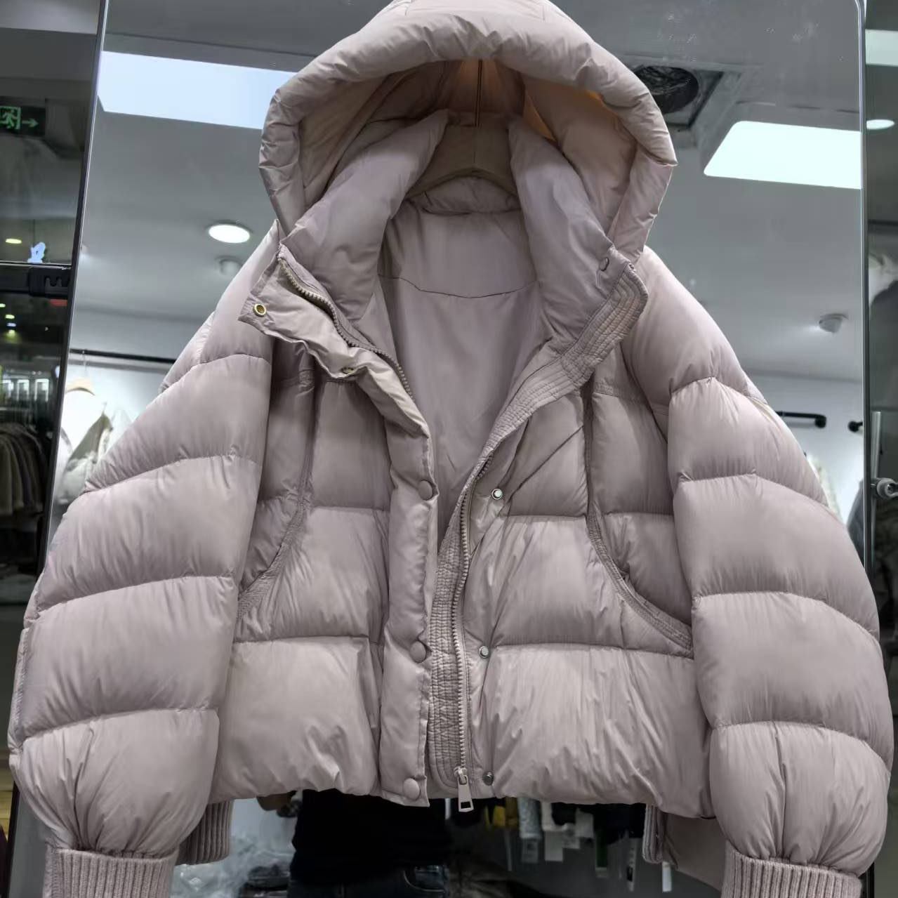 连帽羽绒服针织袖口保暖