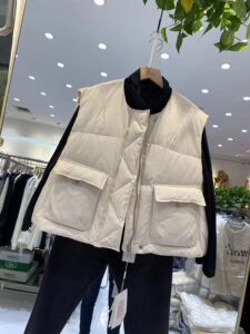 羽绒马甲女冬季新款圆领百搭宽松休闲无袖背心保暖外套0.45