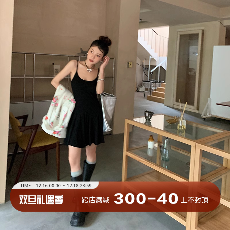 DULA好好家 辣妹吊带连衣裙女2023年夏季新款法式高腰显瘦小黑裙