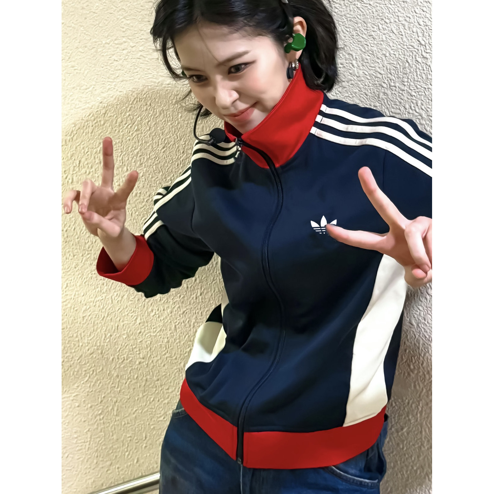 申留真同款春秋撞色立领夹克外套图片