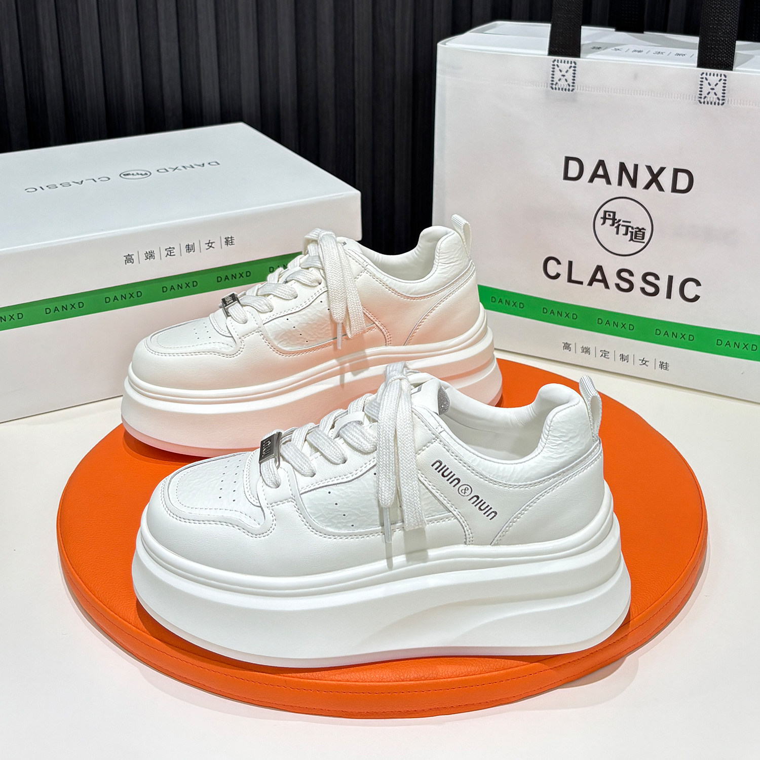 DANXD~丹行道真皮厚底增高小白鞋
