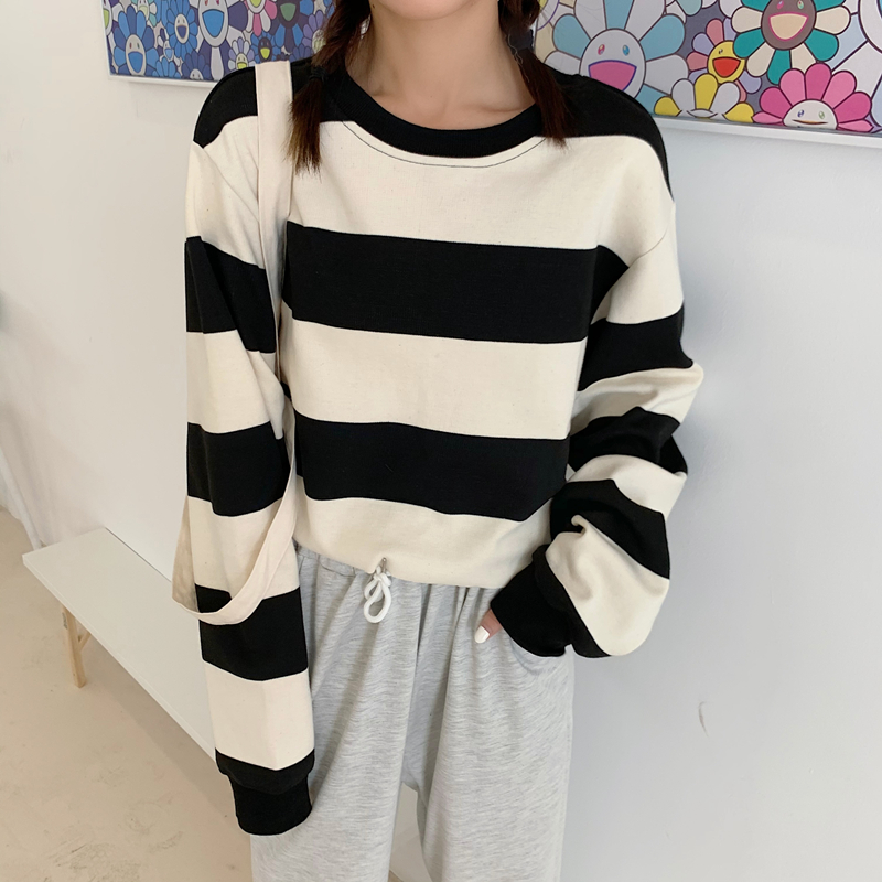 Real shot spring and autumn high waist stripe Korean version loose tide super small children's sweater