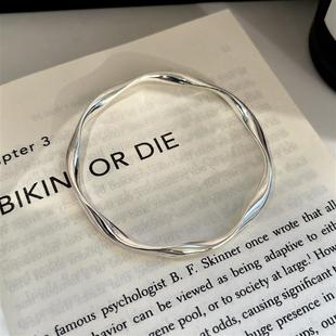 足银999小众手镯纯银冷淡风时尚 百搭莫比乌斯环手环送女友 年轻款