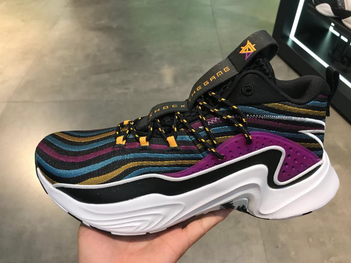 安踏要疯高帮透气篮球鞋