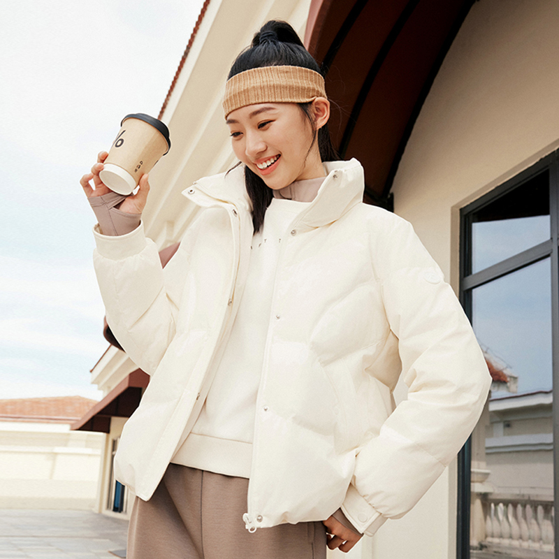 运动保暖防泼水短外套女