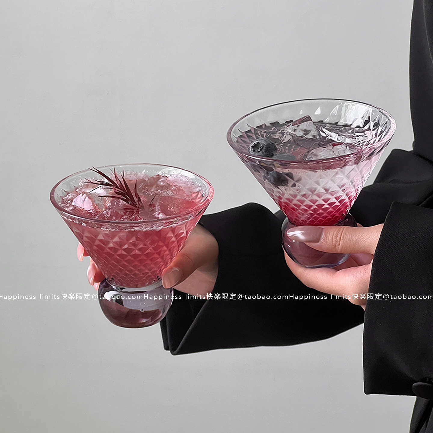 简约三角酒杯高颜值圆脚玻璃杯微醺白酒杯菱格纹鸡尾酒杯甜酒杯子