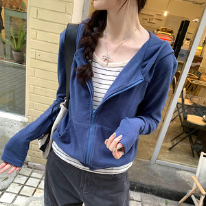 初冬休闲短款连帽显瘦外套女2024韩系新款独特长袖小个子开衫上衣