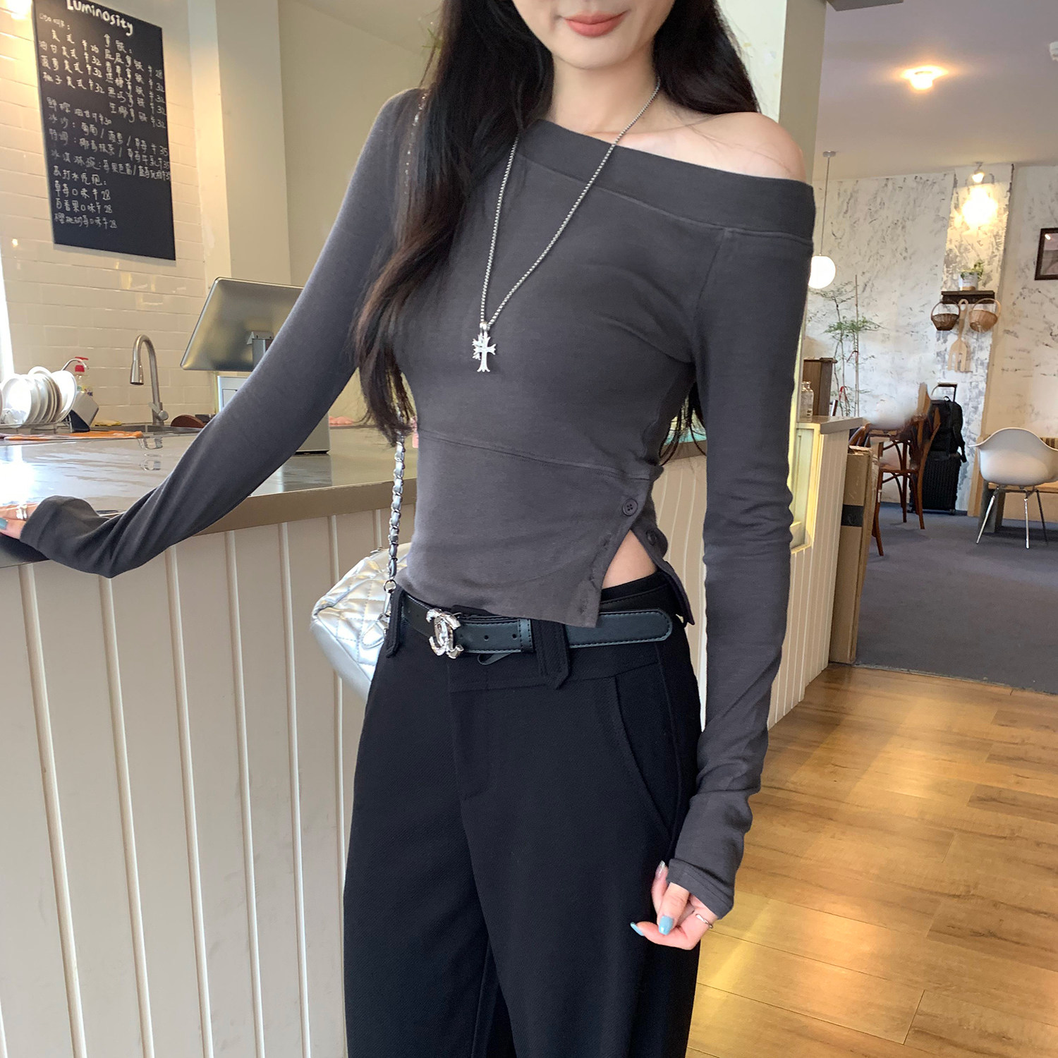 高级感漂亮好看斜肩露肩长袖内搭打底衫女2026年新款短款T恤上衣,女装/女士精品,T恤,淘宝优惠券,粉丝福利购,淘宝优惠卷