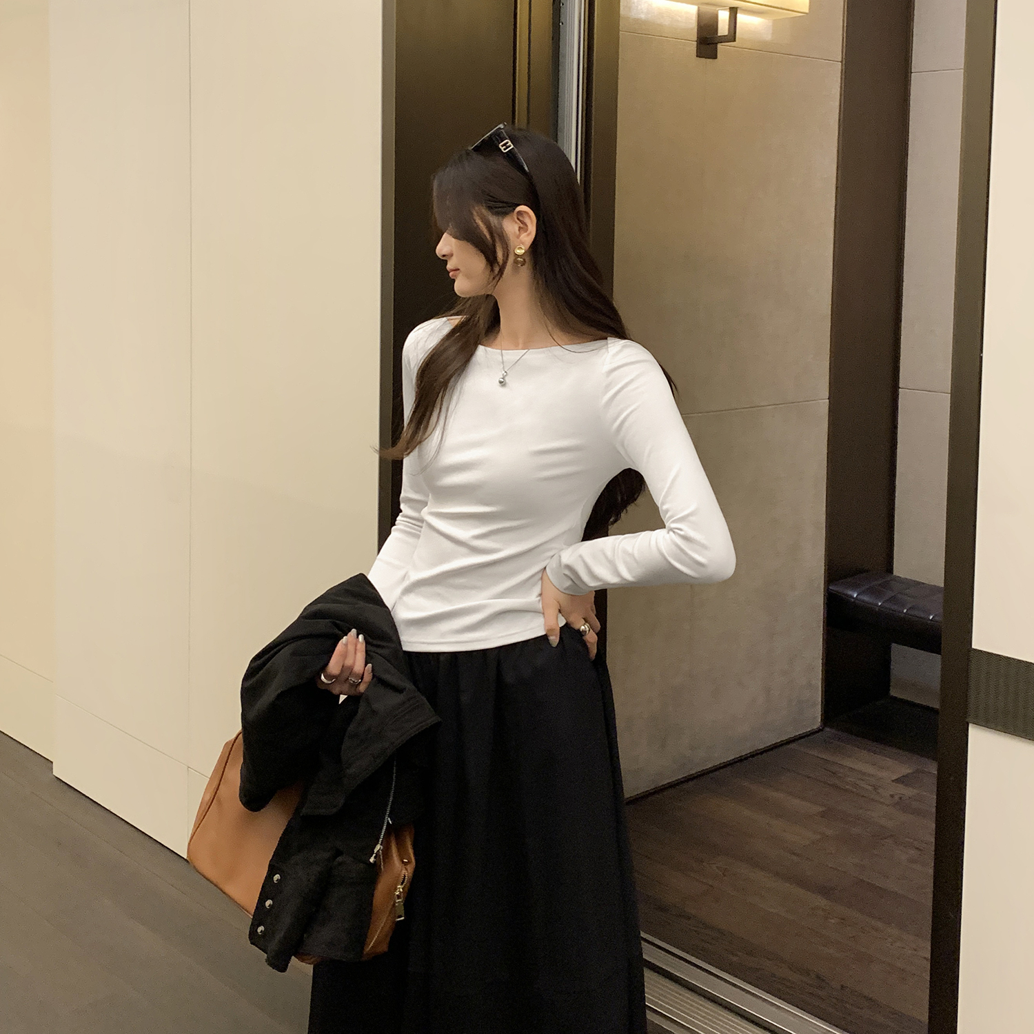 高级感一字领长袖t恤女2025新款早秋独特单穿内搭打底衫显瘦上衣