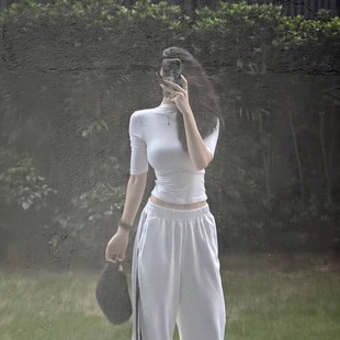 上衣 T恤女夏小众气质显瘦半高领正肩打底衫 纯欲辣妹白色修身 半袖