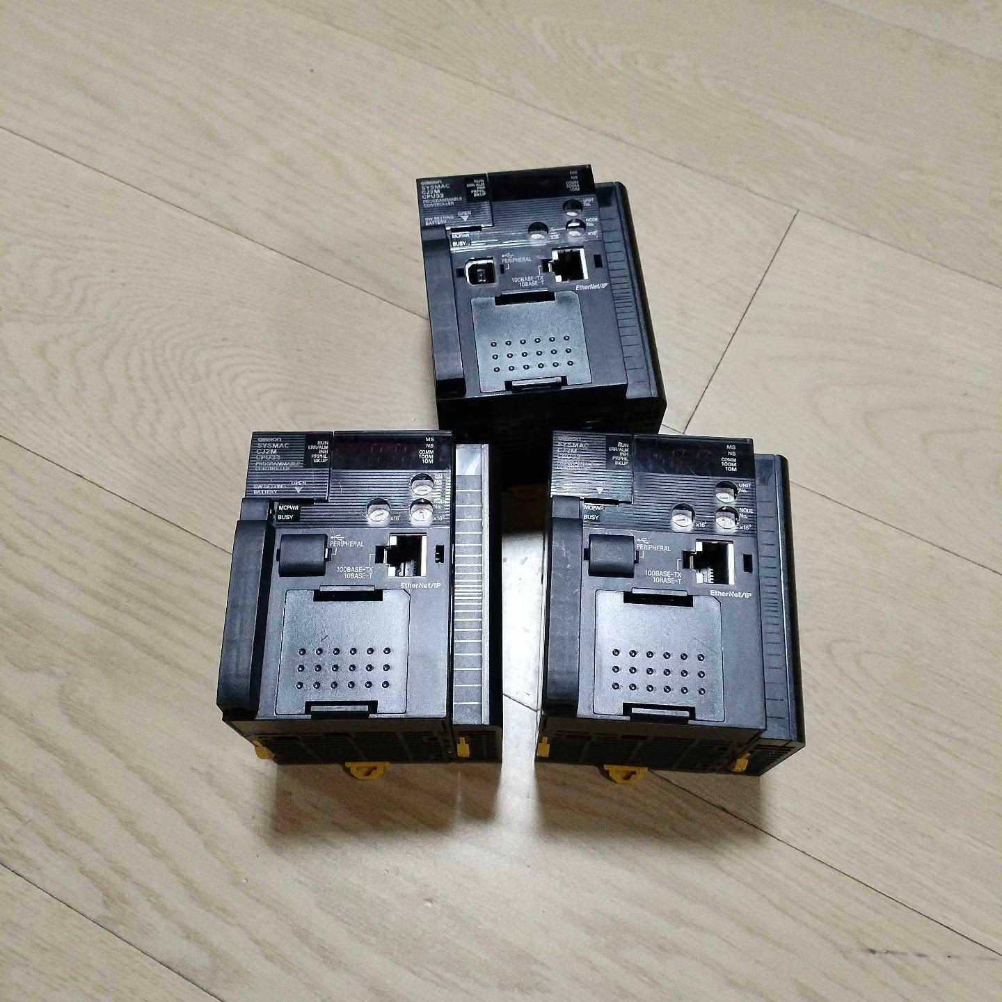 CJ2M-CPU33，，新，图议价