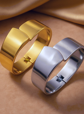 NVOXS夸张宽版交叉开口金色手镯女士不锈钢首饰适合女性日常佩戴