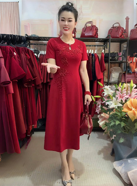 夏季高端短袖妈妈婚礼中式国风连衣裙喜婆婆婚宴装红色中长旗袍裙