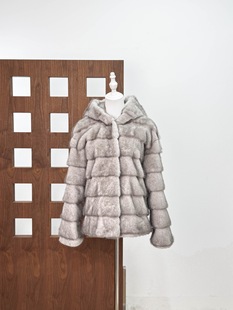 2026冬季新款进口整皮獭兔毛仿龙猫晕染连帽时尚百搭横排皮草外套